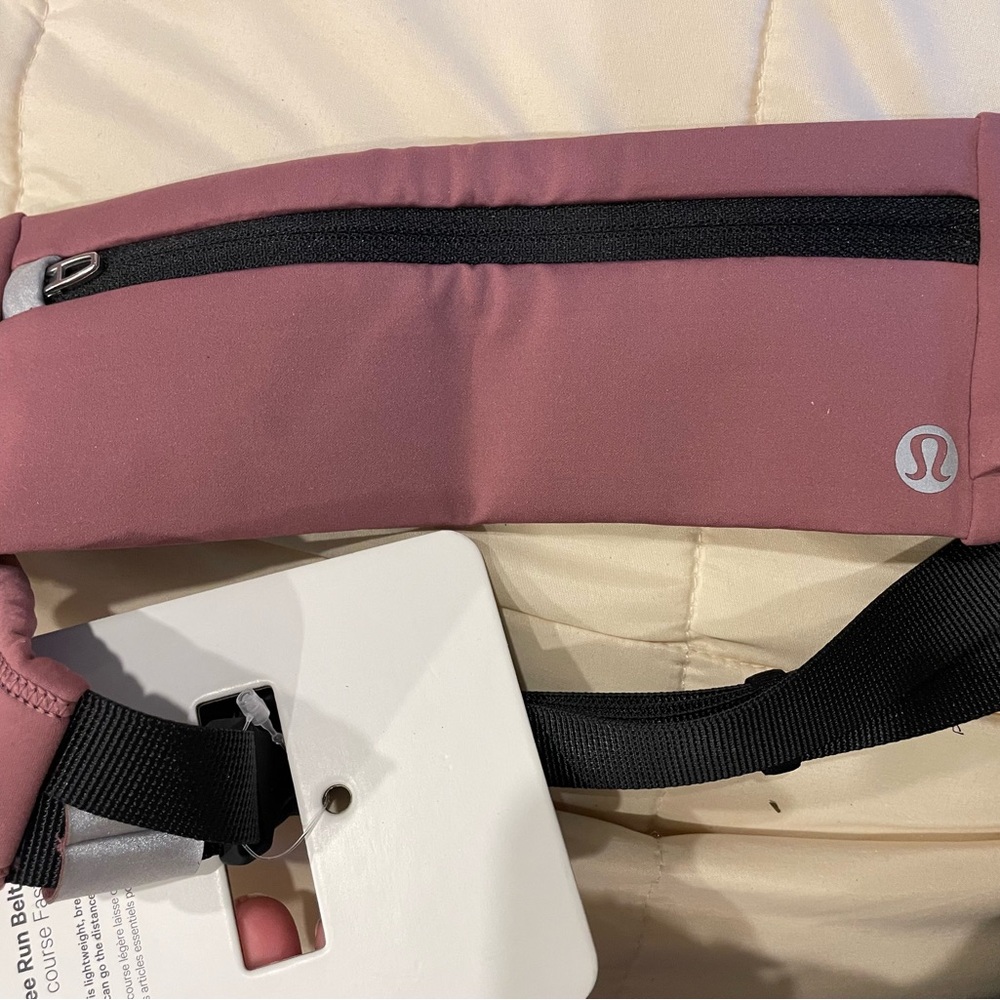 NWT Lululemon Black Fast and Free Run Belt.